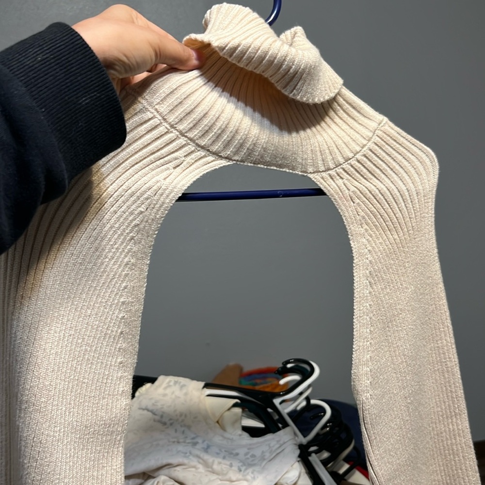 Crop shrug woolen